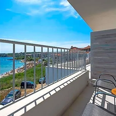 Ji Hotel 3*